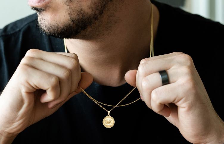 Oliver Cabell Hommes collier à pendentif méduse 4D0P208 accessoires or